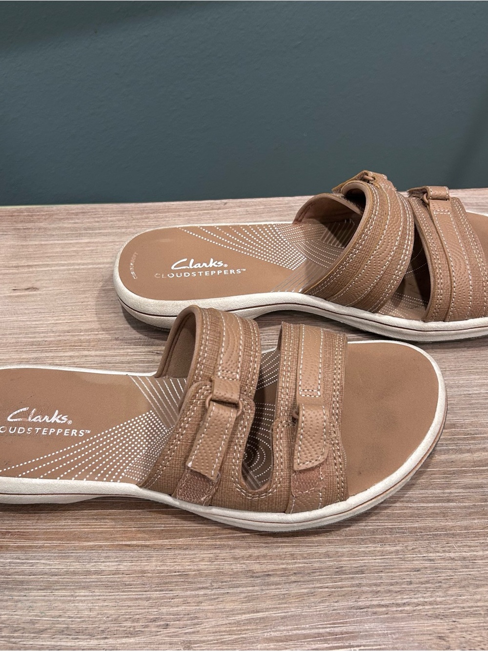 Clarks Cloudsteppers Women’s Taupe/Sand Adjustable Strap Slide Sandals Size 7M - Picture 3 of 6
